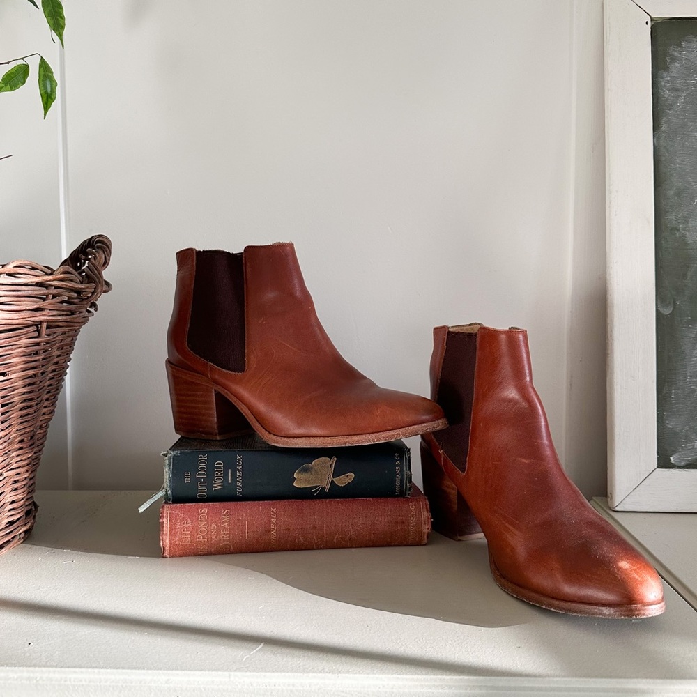 Nisolo heeled Chelsea
